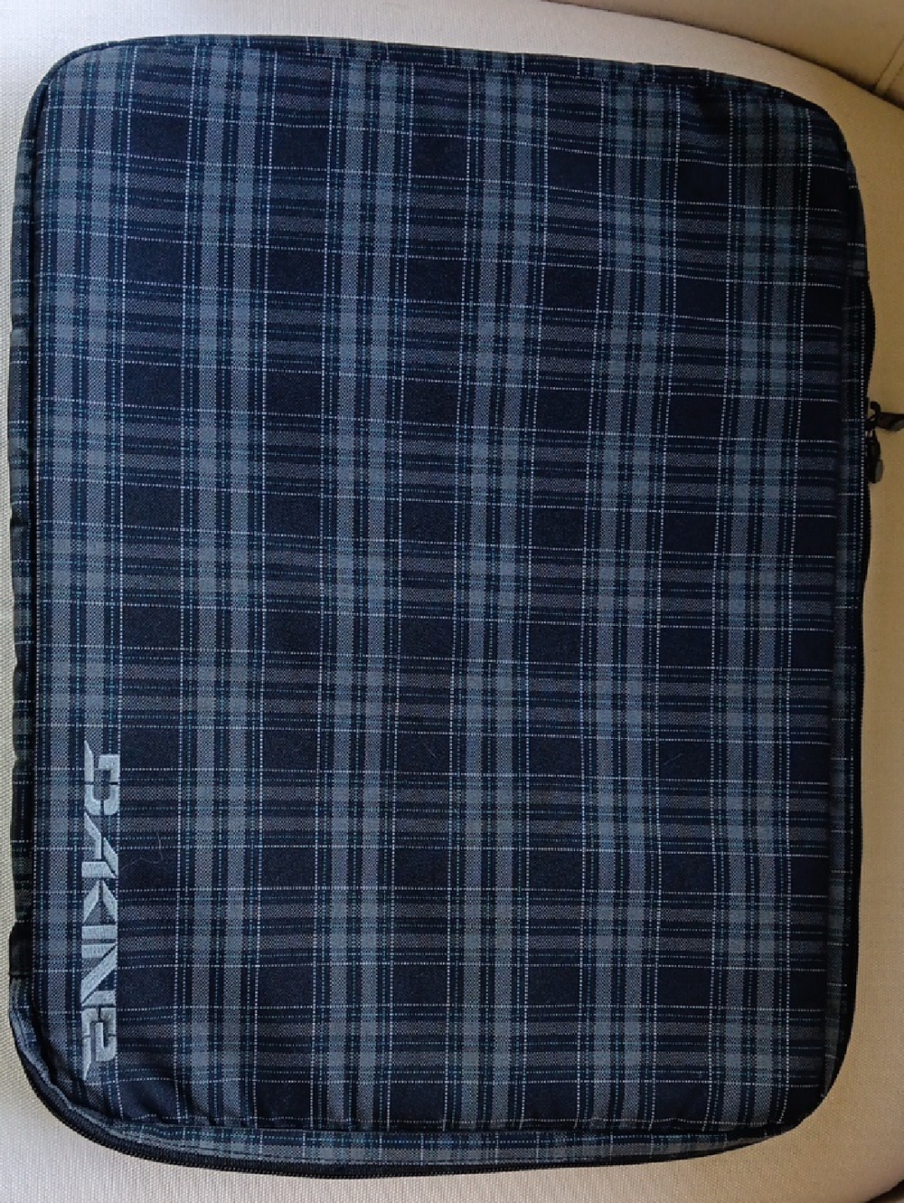 DAKINE Navy Plaid/TartanTablet Sleeve